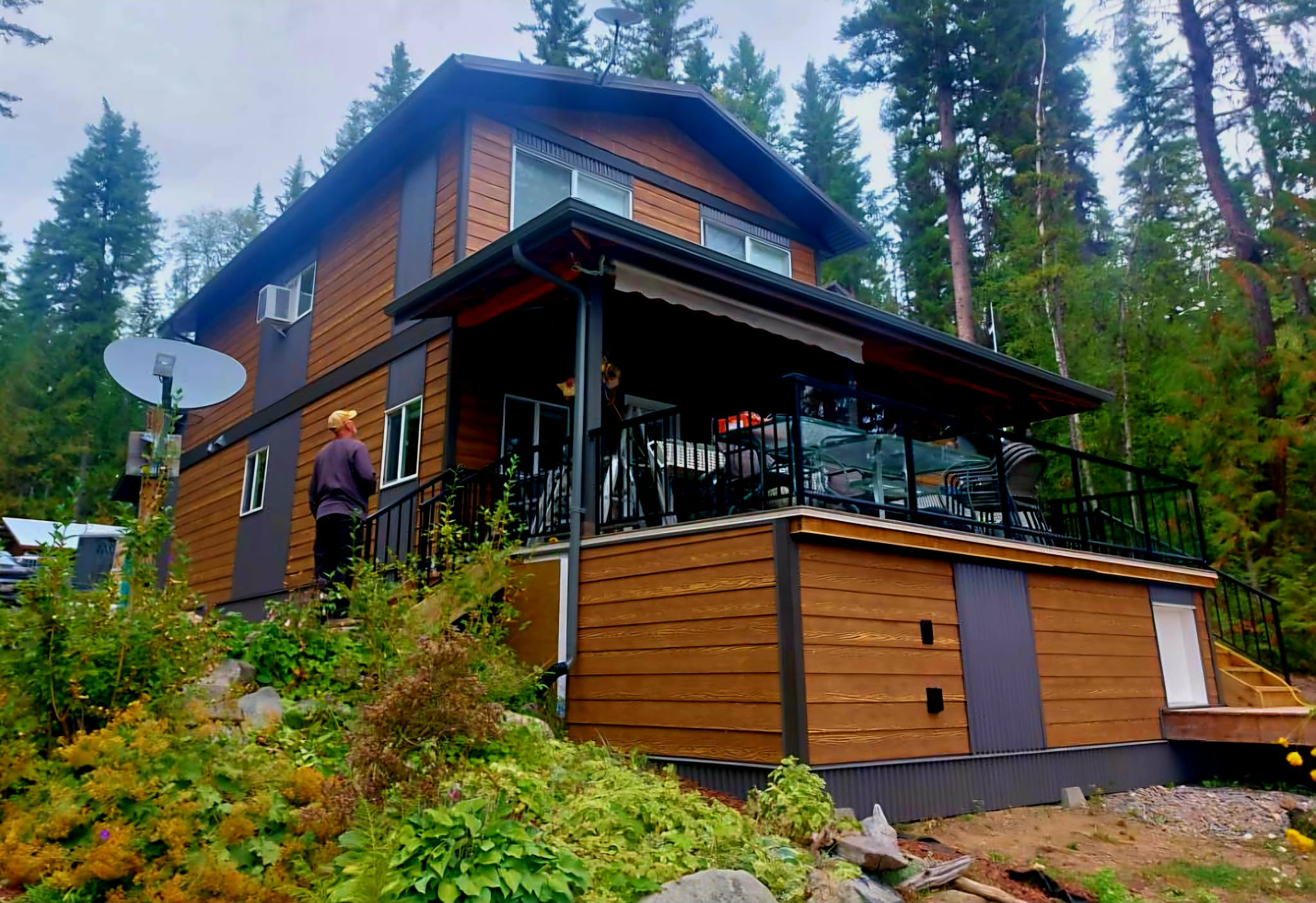 Completed seamless gutter installation on a Cariboo home (photo 3)