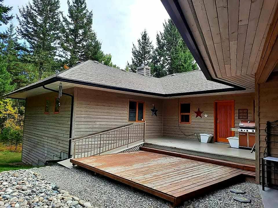 Completed seamless gutter installation on a Cariboo home (photo 9)